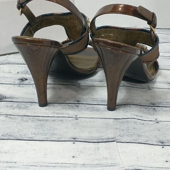 Linea Paolo SZ 8M Gold Sling Buckle Decorated Open Toe Heel Sandals - Picture 6 of 10